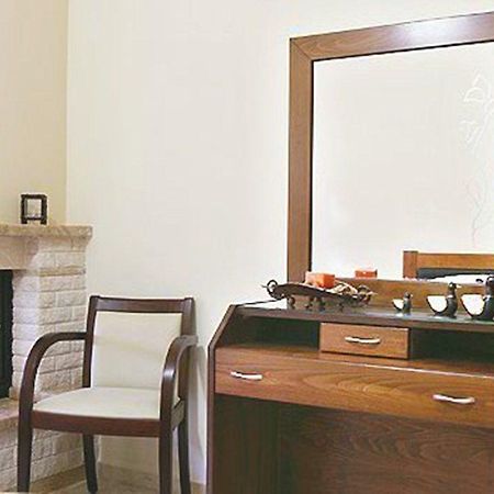 Hotel Galaxias Káto Loutrákion Exteriör bild