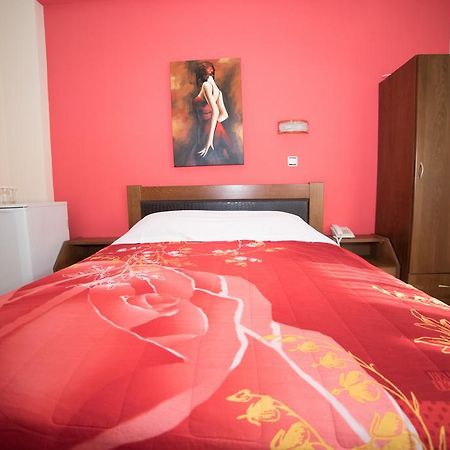 Hotel Galaxias Káto Loutrákion Exteriör bild