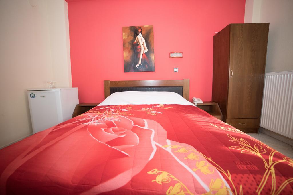 Hotel Galaxias Káto Loutrákion Exteriör bild