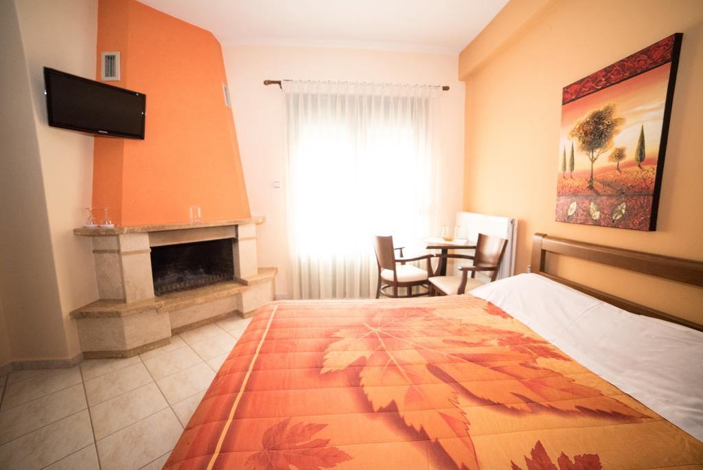 Hotel Galaxias Káto Loutrákion Exteriör bild