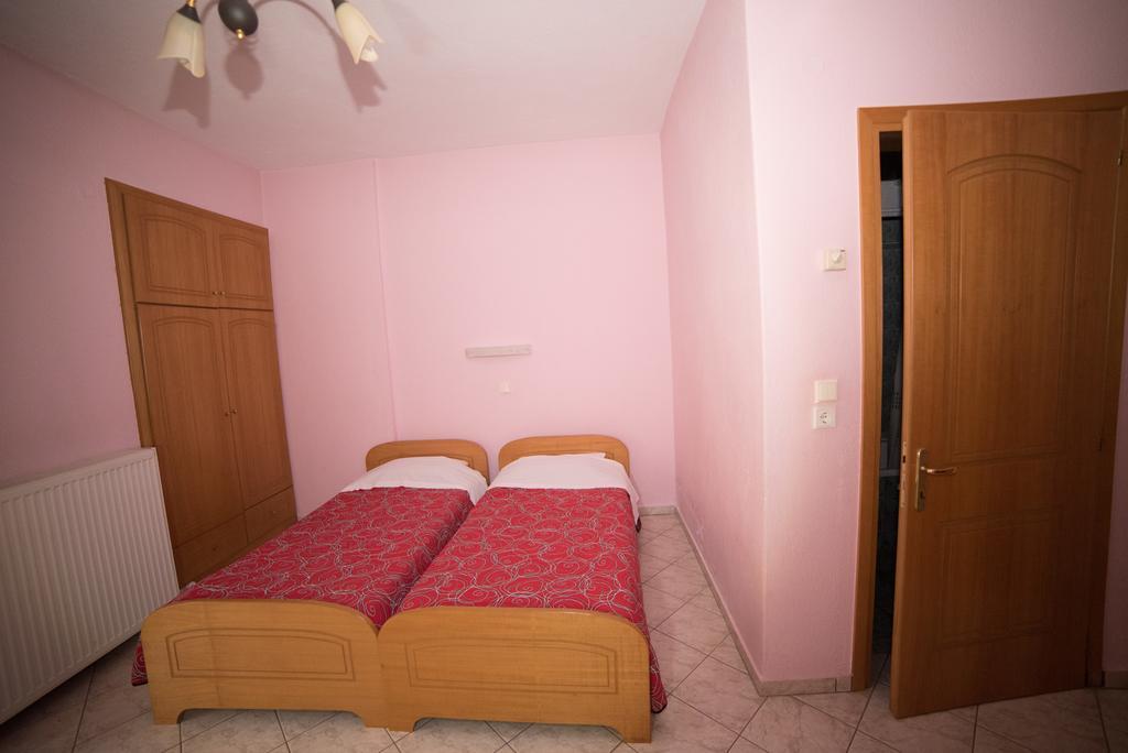 Hotel Galaxias Káto Loutrákion Exteriör bild
