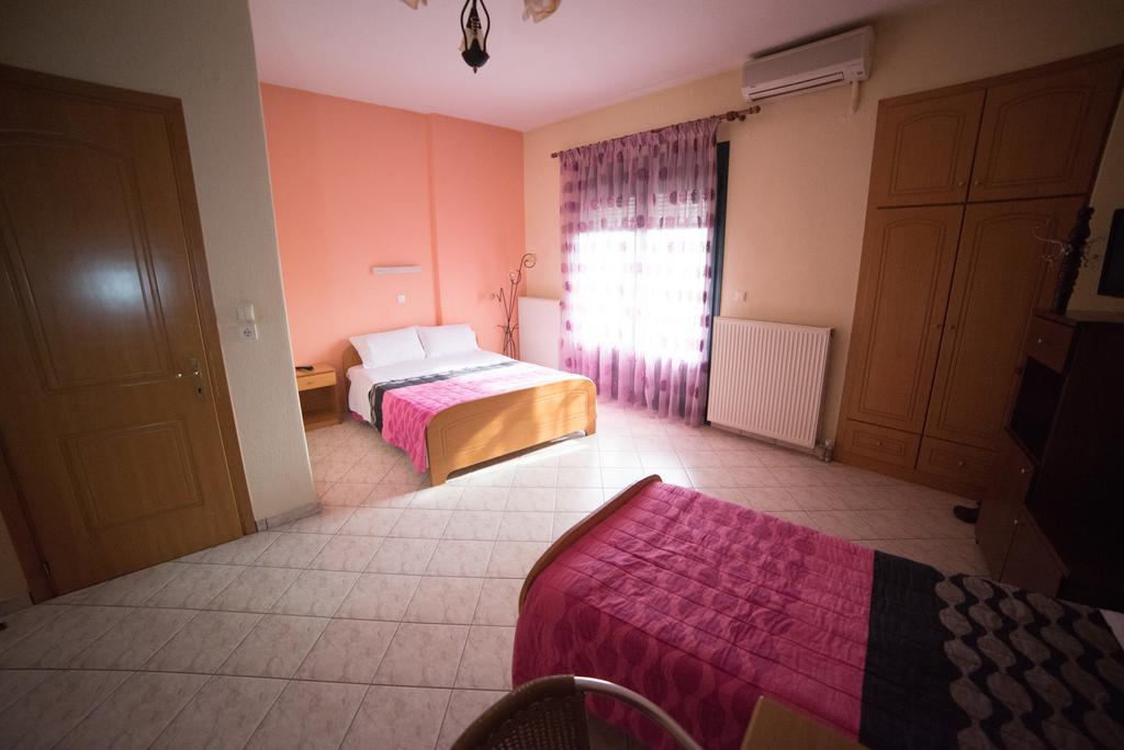 Hotel Galaxias Káto Loutrákion Exteriör bild